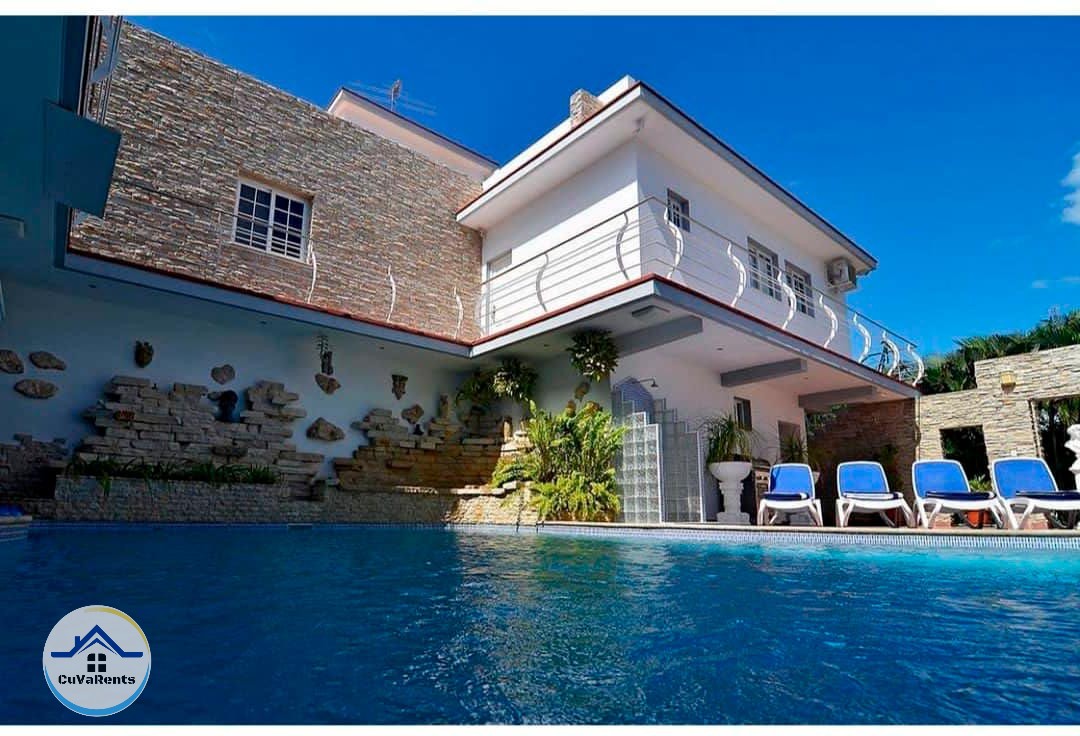Imagen 1 de Casa de lujo con piscina en Playa, La Habana.