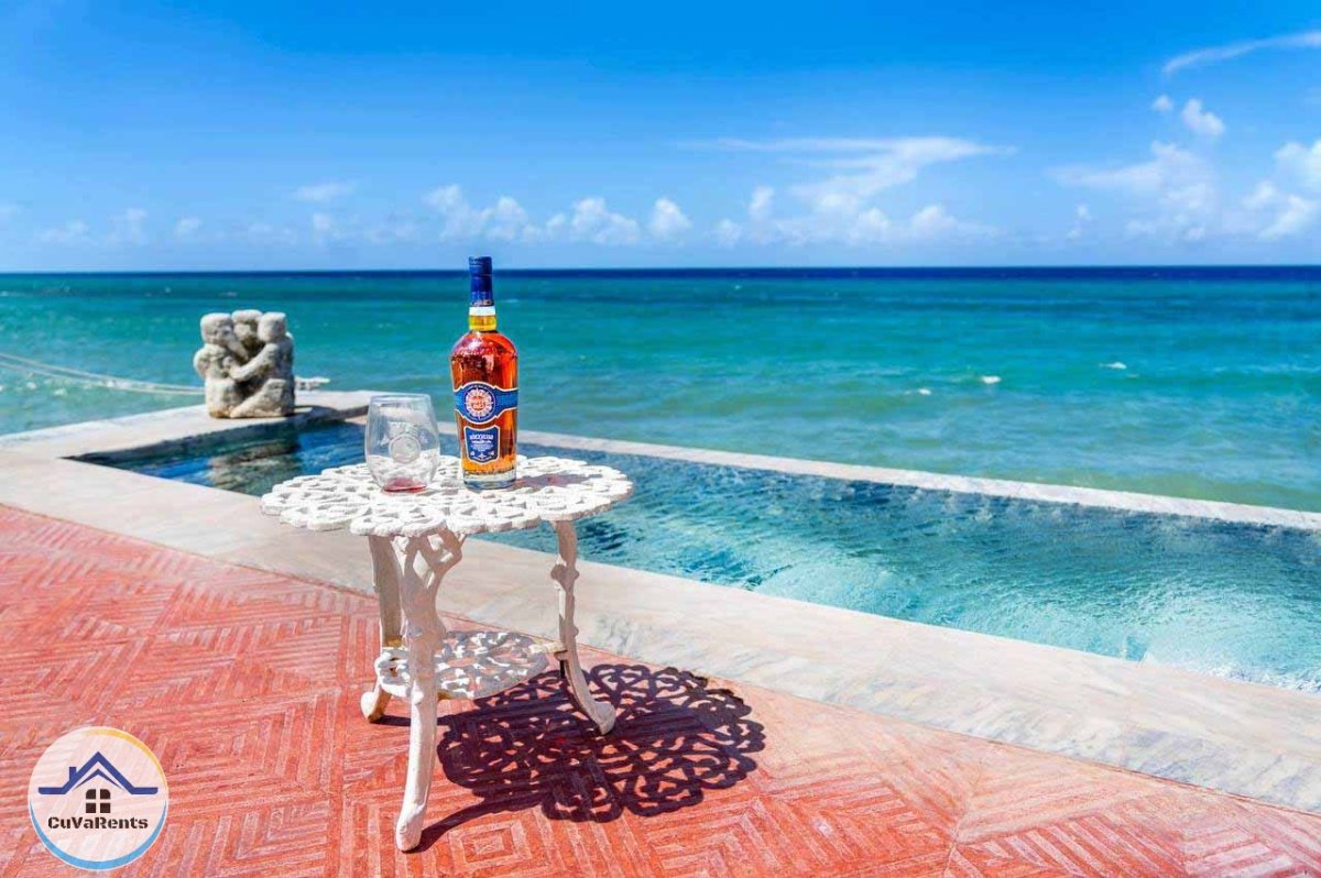 Imagen 4 de Casa de lujo con vista al mar en Santa Fé, La Habana.