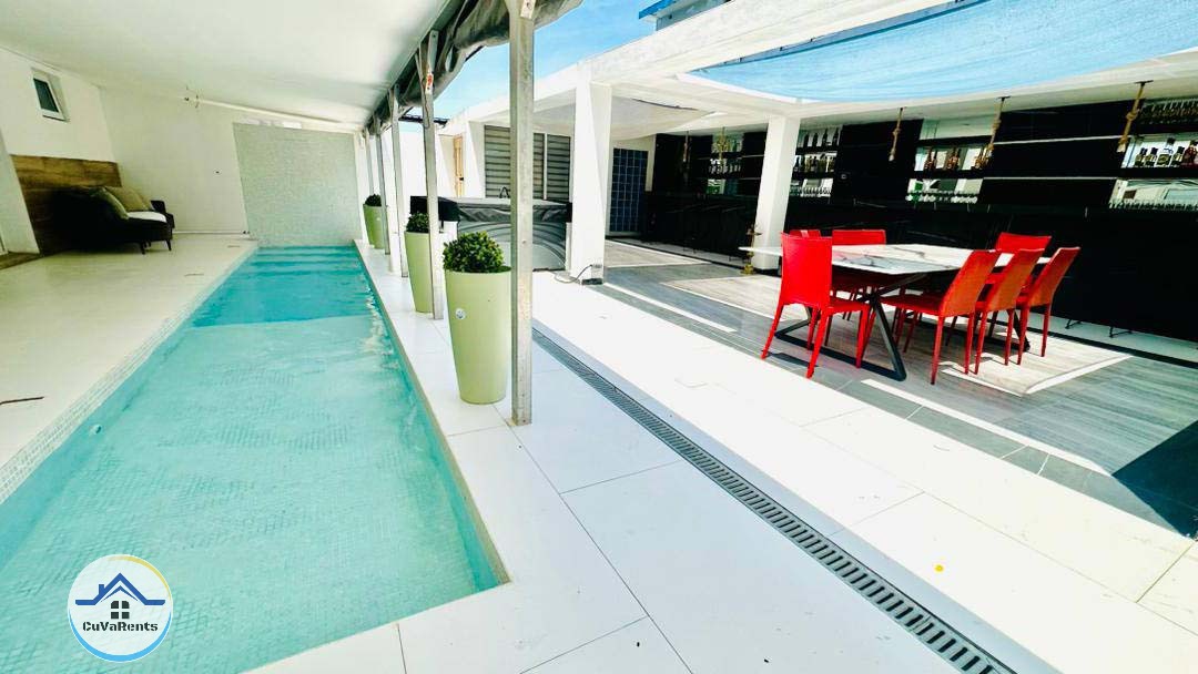 Imagen 3 de Casa de Lujo con piscina en Miramar, La Habana