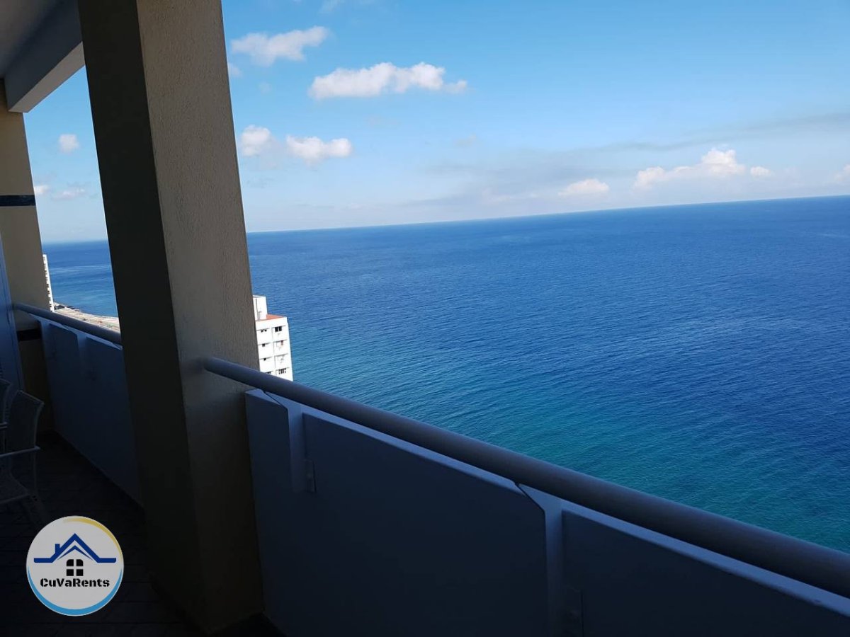 Imagen 4 de Renta de Apartamento de lujo con Vista al Mar en El Vedado, La Habana.