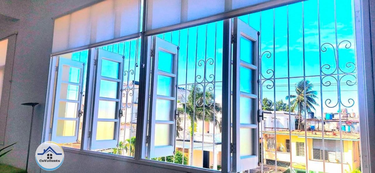 Imagen 2 de Renta de Apartamento de Lujo en El Vedado, La Habana.