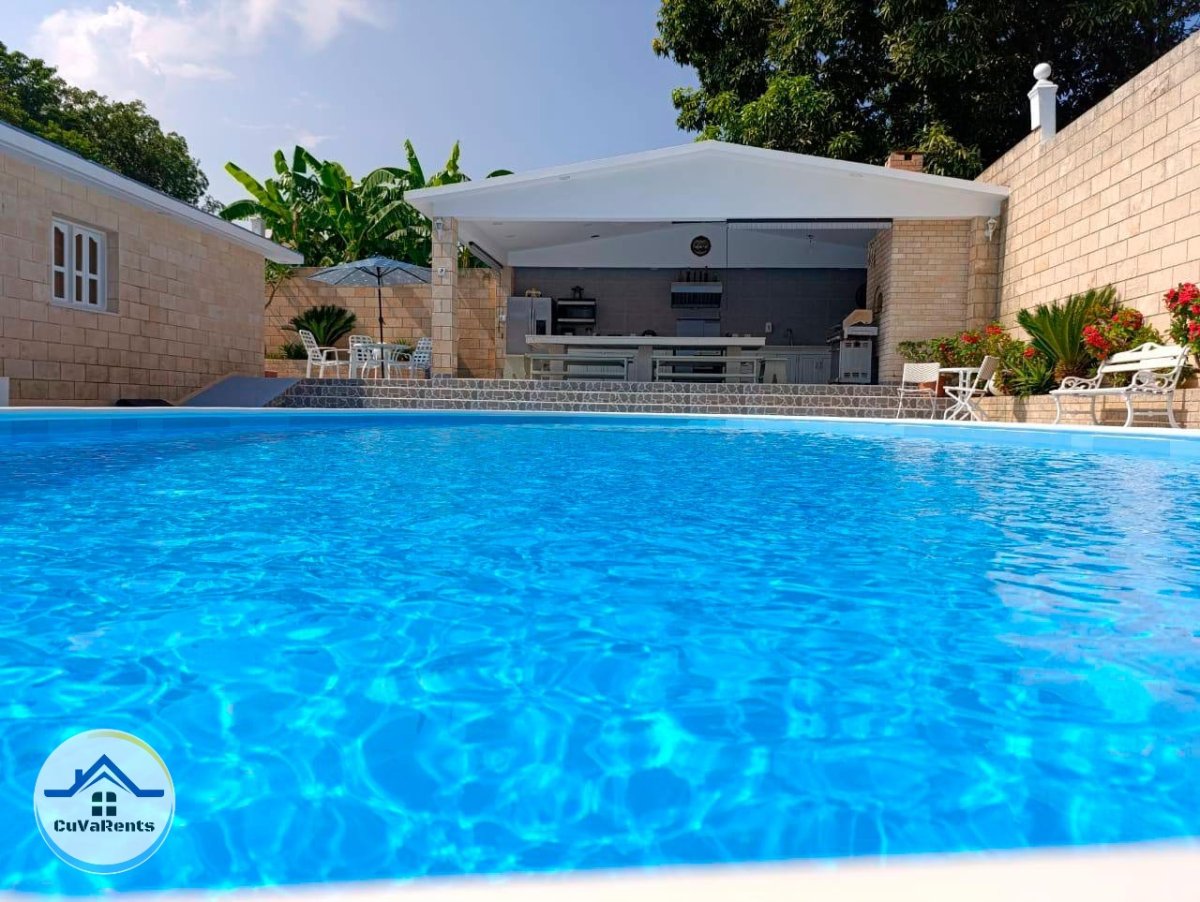 Imagen 1 de Alquiler de Casa de Lujo con Piscina en la Playa de Guanabo, La Habana – 6 Habitaciones y Jacuzzi
