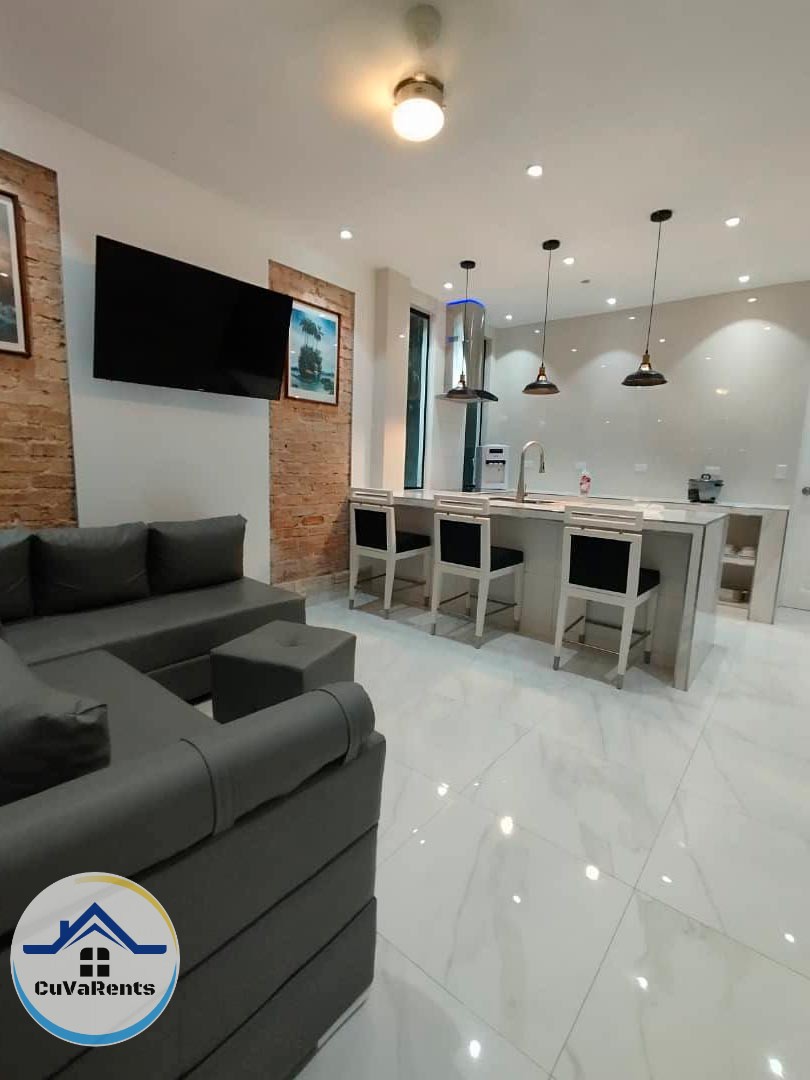 Imagen 2 de Alquiler de Casa de Lujo en la Playa de Guanabo, La Habana – Piscina, Jacuzzi y 3 Habitaciones