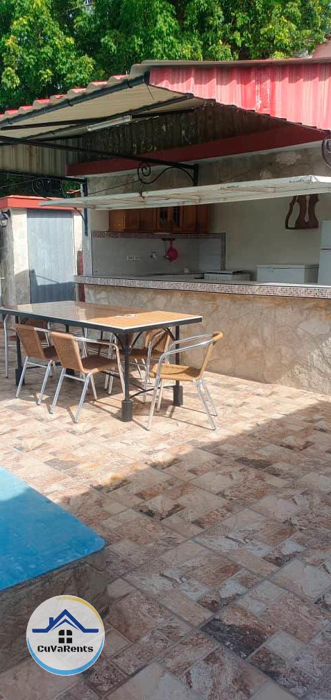Imagen 2 de Alquiler de Casa en la Playa de Guanabo, La Habana – 3 Habitaciones, Piscina y Bar-Cocina