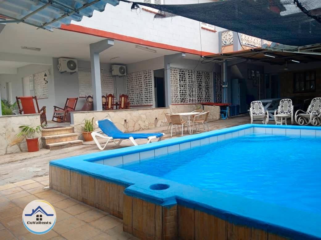Imagen 1 de Alquiler de casa con piscina en Guanabo, La Habana – Ideal para grupos y a solo 400 metros de la pla