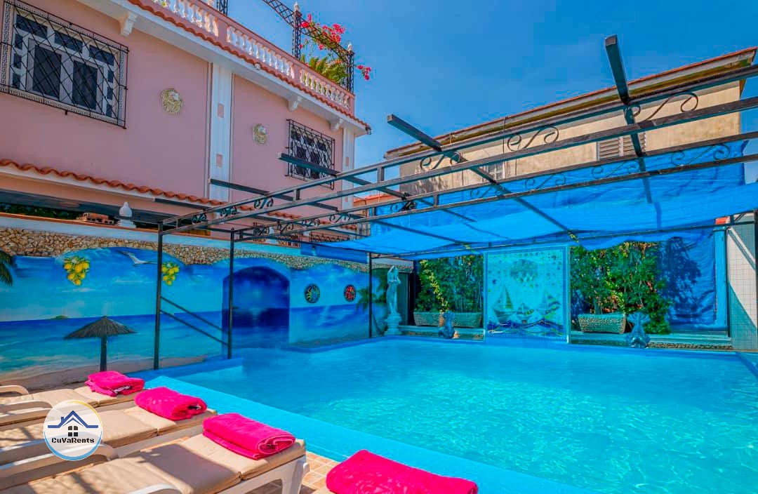 Imagen 2 de Alquiler de casa de lujo con piscina en la zona de El Sevillano, La Víbora, La Habana.