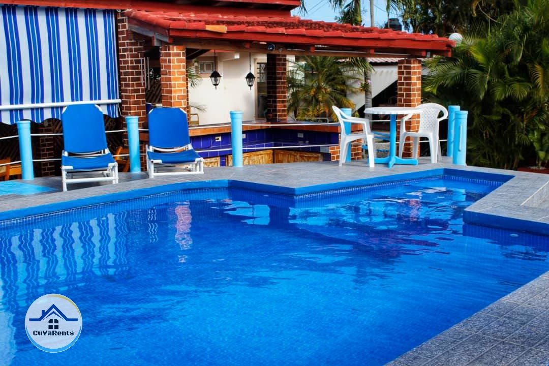 Imagen 2 de Alquiler de casa de lujo con piscina y vista al mar en Santa Fe, La Habana