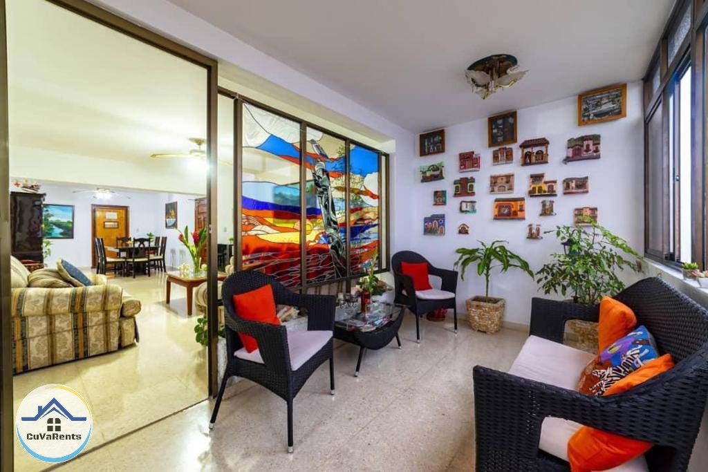 Imagen 4 de Alquiler de Apartamento con Vista a la Ciudad en El Vedado, La Habana.