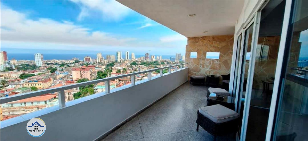 Imagen 1 de Renta de apartamento en El Vedado, La Habana.