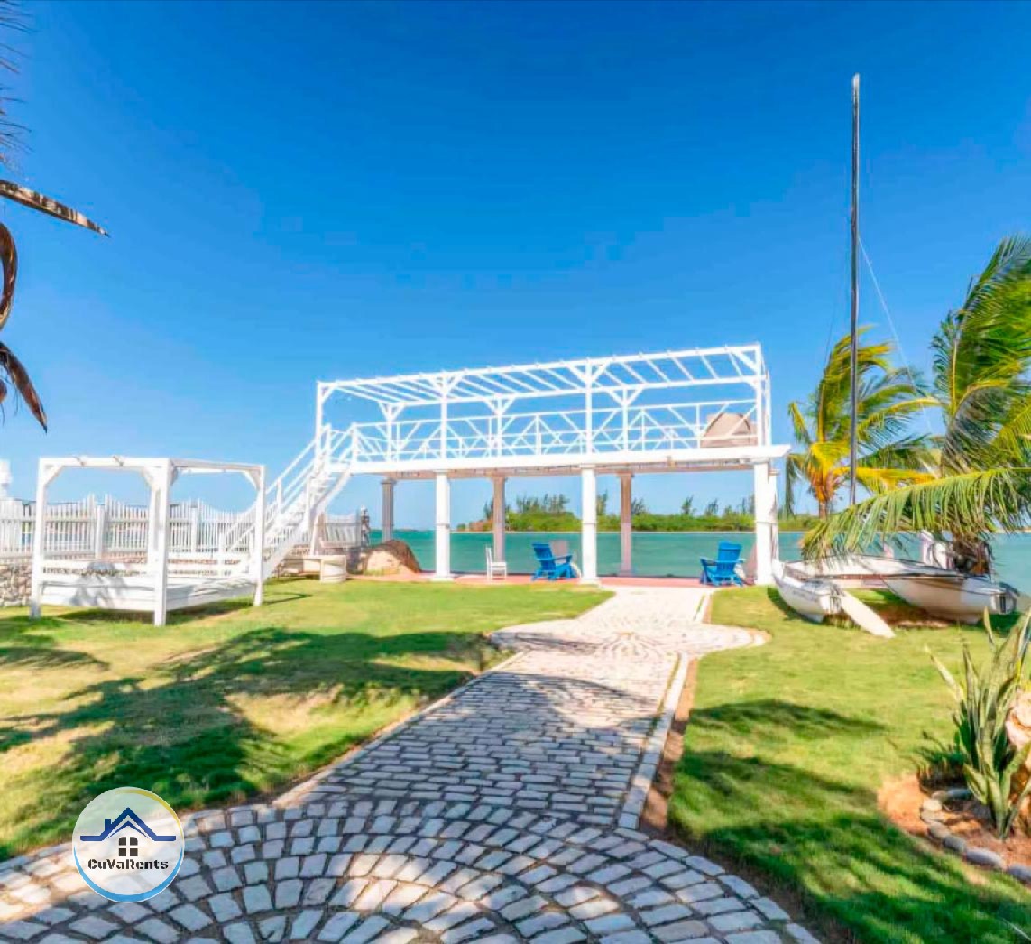Imagen 1 de Renta de exclusiva villa independiente en Santa Fé, La Habana.