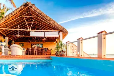 Miniatura 2 - Casa de lujo con acceso al mar en Santa Fe, La Habana.