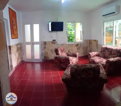 Miniatura 6 - Renta de Casa con Piscina en Guanabo, La Habana – ¡A solo 4 cuadras del mar!