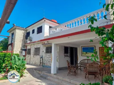 Miniatura 3 - Alquiler de Casa en Boca Ciega, La Habana – Piscina, 4 Habitaciones y Capacidad para 12 Personas
