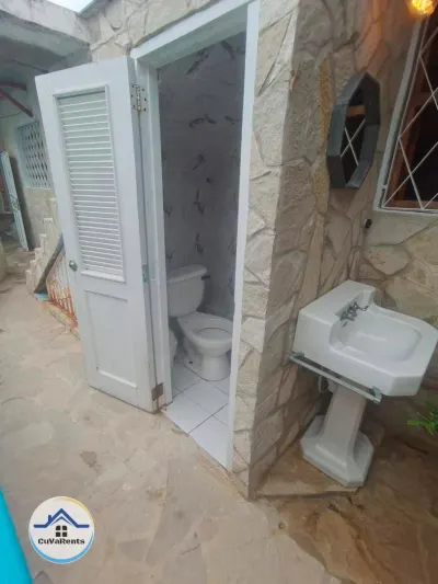 Miniatura 3 - Alquiler de Casa para Parejas en la Playa de Guanabo, La Habana – Piscina y Terraza