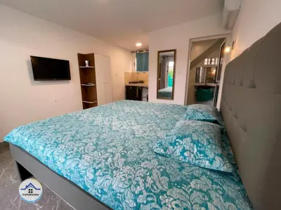 Miniatura 10 - Alquiler de Casa para Parejas en la Playa de Guanabo, La Habana – Piscina y Terraza