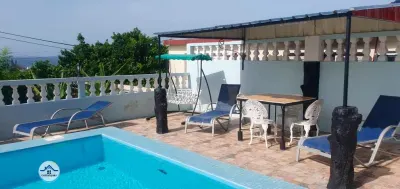 Miniatura 16 - Alquiler de Casa para Parejas en la Playa de Guanabo, La Habana – Piscina y Terraza