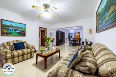 Miniatura 2 - Alquiler de Apartamento con Vista a la Ciudad en El Vedado, La Habana.