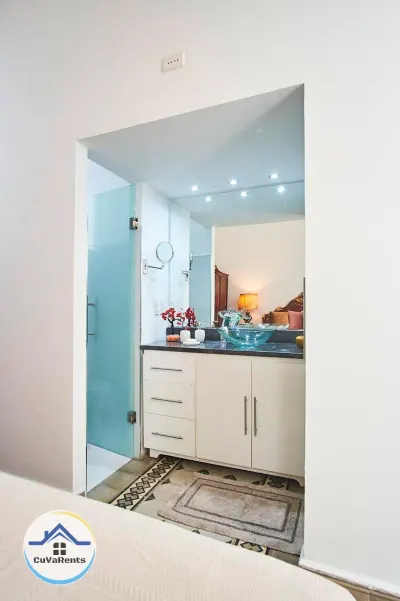 Miniatura 15 - Alquiler de Apartamento en el Vedado, La Habana – 3 Habitaciones, Terraza Privada y WiFi