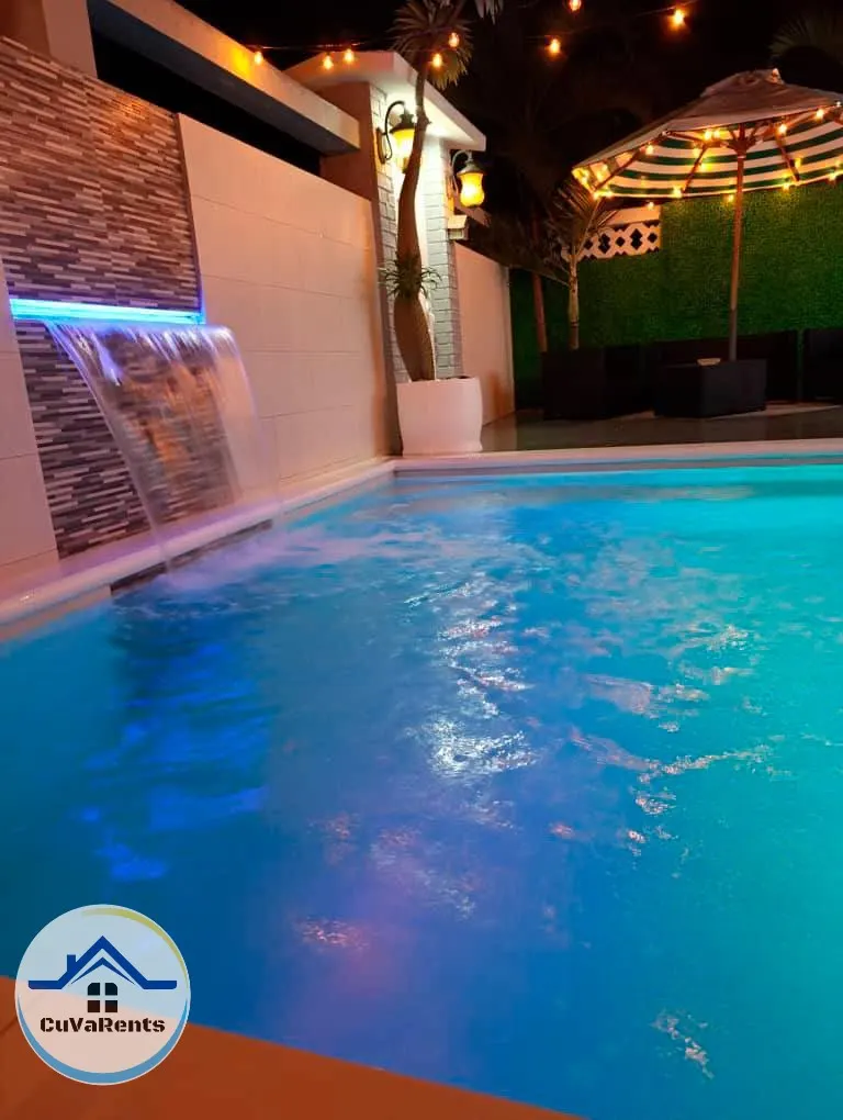 Alquiler de Casa de Lujo en la Playa de Guanabo, La Habana – Piscina, Jacuzzi y 3 Habitaciones, casa particular en Guanabo, La Habana