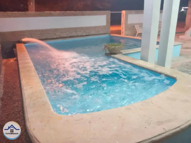 Alquiler de Casa en Boca Ciega, La Habana – 5 Habitaciones, Piscina y Terraza a 200m del Mar, casa particular en Boca Ciega, La Habana