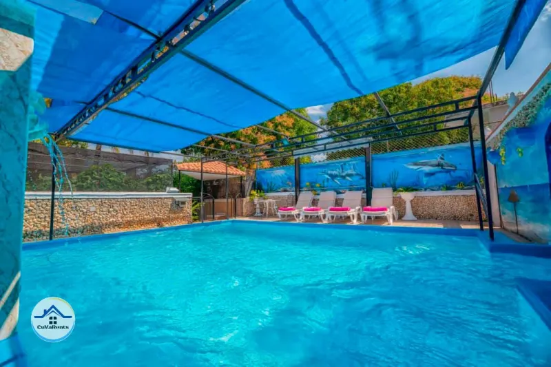 Alquiler de casa de lujo con piscina en la zona de El Sevillano, La Víbora, La Habana., casa particular en Diez de Octubre, La Habana