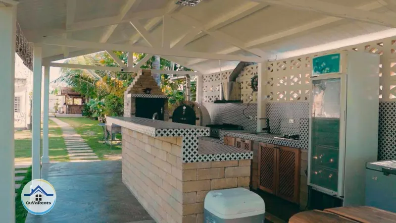 Alquiler de casa de lujo con piscina y vista al mar en Santa Fe, La Habana., casa particular en Santa Fe, La Habana