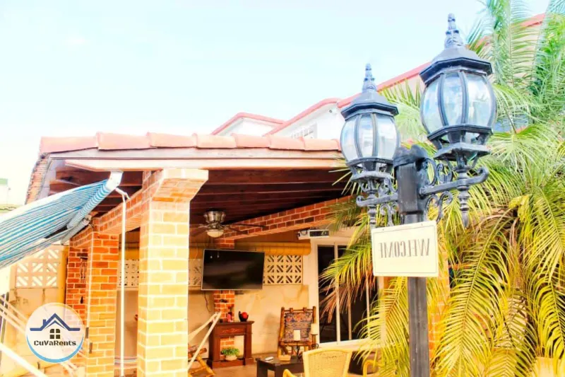 Alquiler de casa de lujo con piscina y vista al mar en Santa Fe, La Habana, casa particular en Santa Fe, La Habana