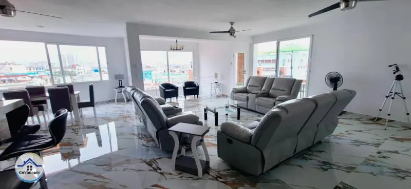 Alquiler de Penthouse de Lujo en el Vedado, La Habana – Vista al Mar, Terraza y Todas las Comodidade, casa particular en Vedado, La Habana