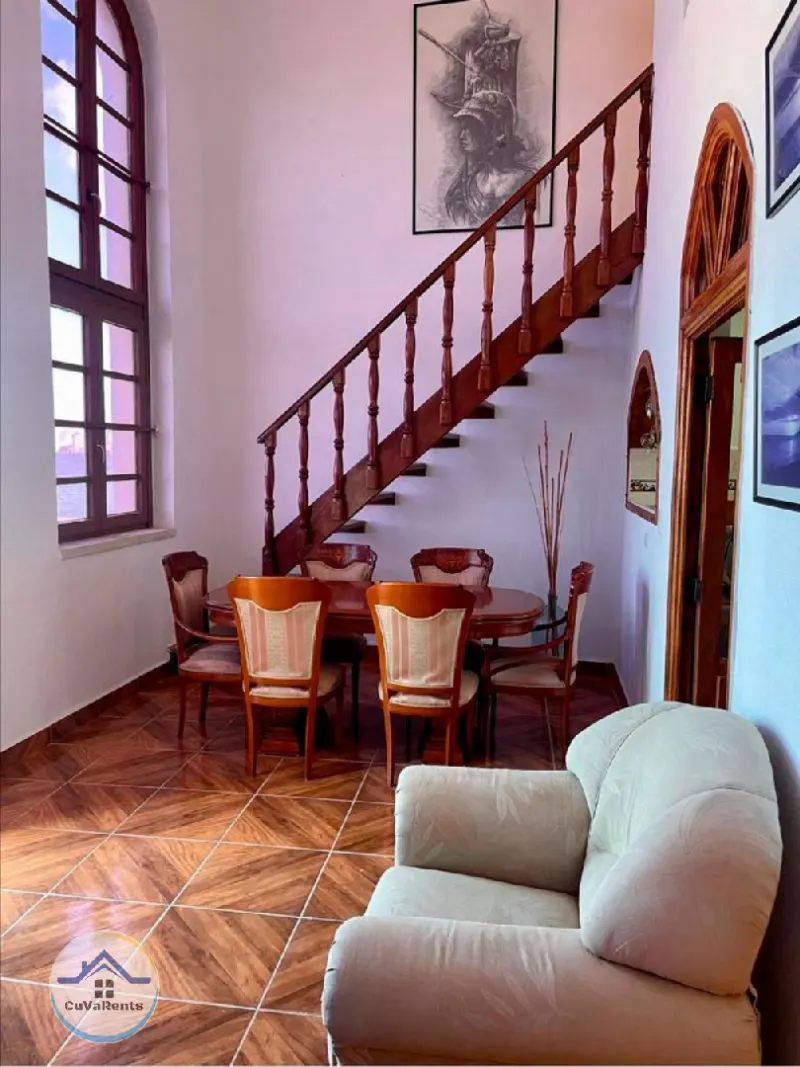 Alquiler de apartamento con vista al Malecón, Cuba, casa particular en Centro Habana, La Habana