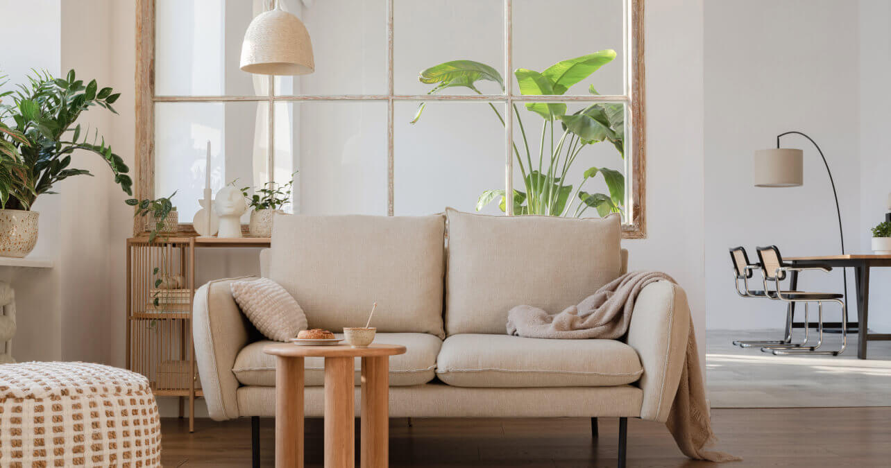 Sala de una casa con mueble de moderno