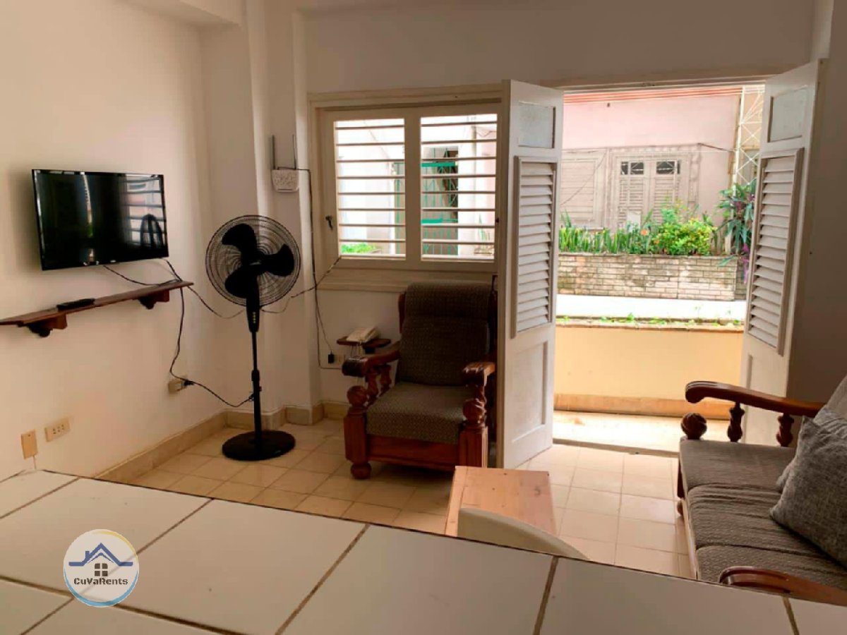 Renta linial de apartamento en el Vedado, La Habana